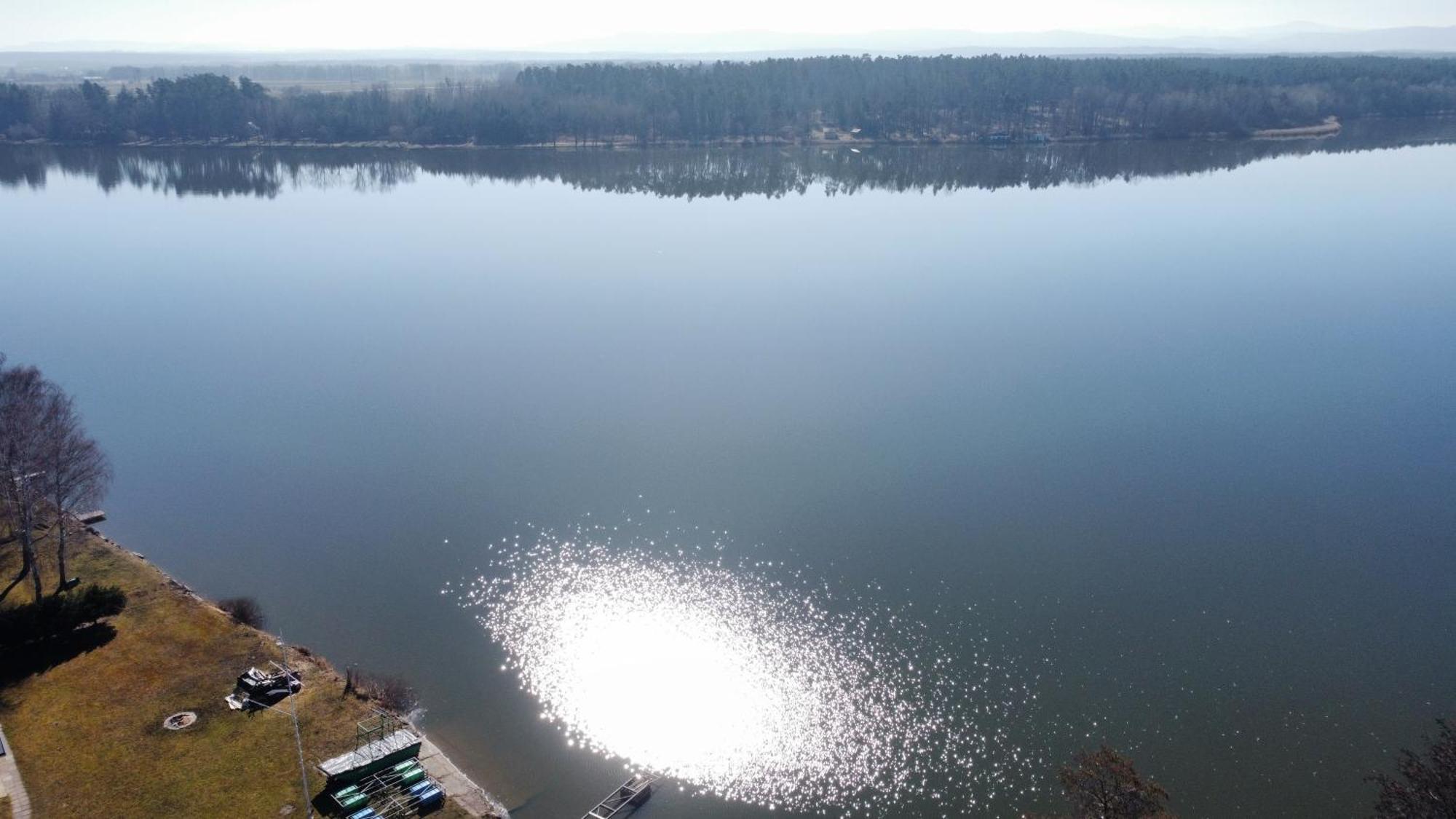 Hotel Yacht Club Bezdrev Hluboká nad Vltavou Esterno foto