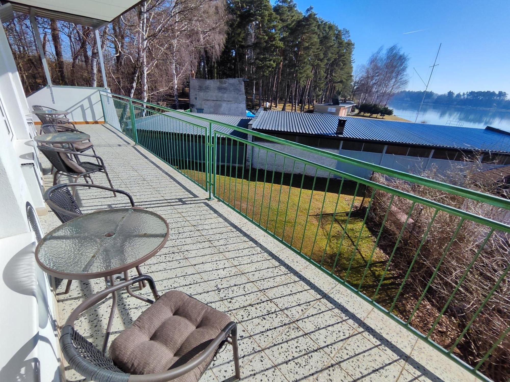 Hotel Yacht Club Bezdrev Hluboká nad Vltavou Esterno foto