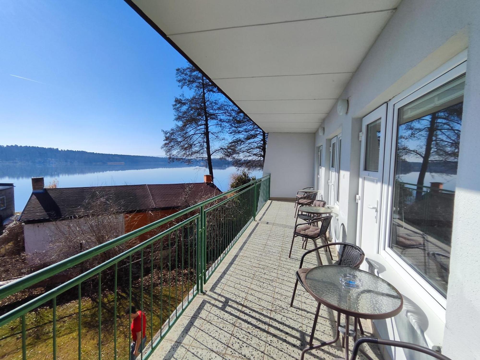 Hotel Yacht Club Bezdrev Hluboká nad Vltavou Esterno foto