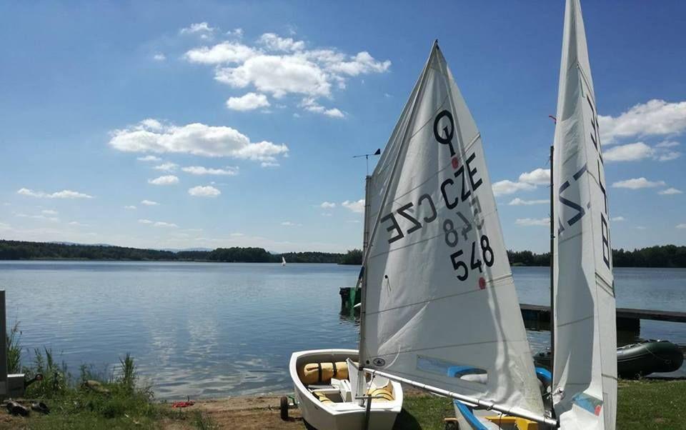 Hotel Yacht Club Bezdrev Hluboká nad Vltavou Esterno foto